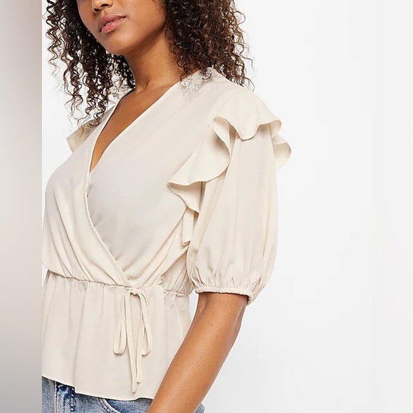 ✨NWT~Express Wrap Top✨ - Picture 4 of 5